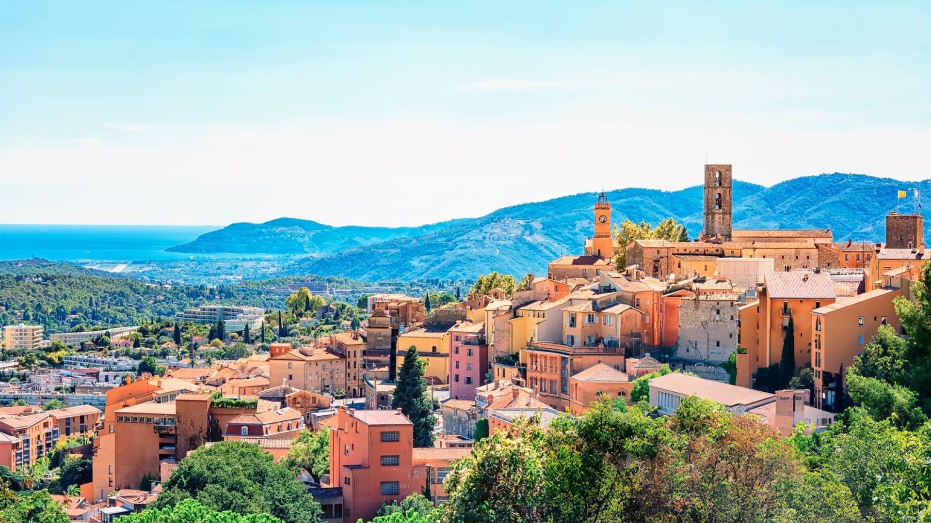 paysage de Grasse, capitale mondiale du parfum